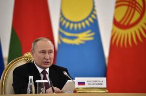 Putin incontra i colleghi della CSTO al vertice dell'anniversario dell'organizzazione a Mosca