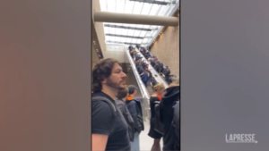 Londra: scatta allarme antincendio, rovinata inaugurazione nuova linea ferroviaria