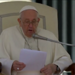 Usa, Papa: “Affranto per la strage in Texas, stop al traffico indiscriminato di armi”
