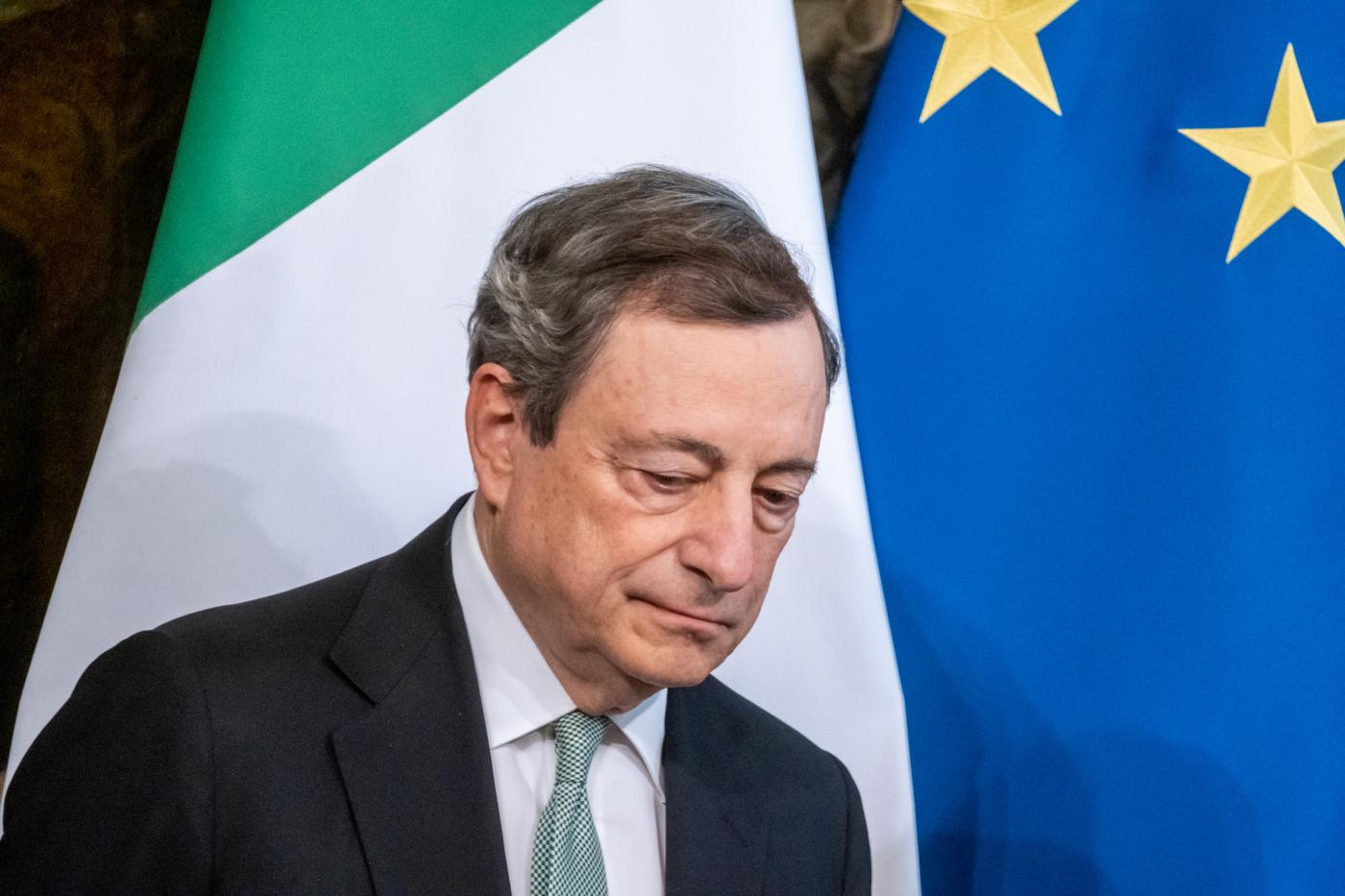 Ucraina, Draghi chiama Putin: “Apertura su grano ma no spiragli pace”. Mosca, avanti con gas a Roma Ucraina, Draghi chiama Putin: “Apertura su grano ma no spiragli pace”. Mosca, avanti con gas a Roma
