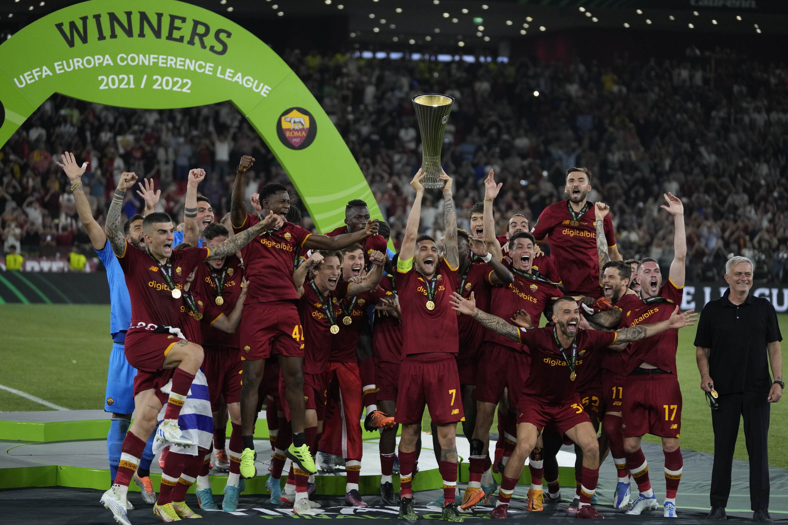Conference League, Zaniolo stende il Feyenoord: la coppa è della Roma