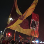 Conference League, la gioia dei tifosi della Roma davanti allo stadio: “Daje Josè!!”