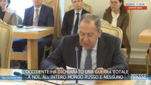 Lavrov: “L’Occidente ha dichiarato guerra totale al mondo russo”