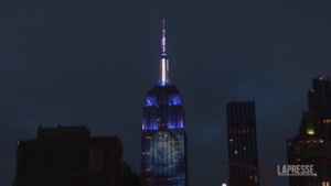 New York, l’Empire State Building illuminato a tema Stranger Things