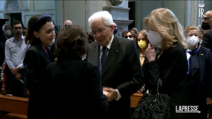 Il presidente Mattarella ai funerali di Ciriaco De Mita