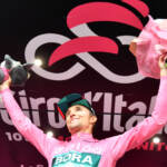Giro d’Italia: Hindley stacca Carapaz e ‘vede’ il trionfo, impresa Covi