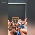 Louvre, pulito il vetro che protegge La Gioconda