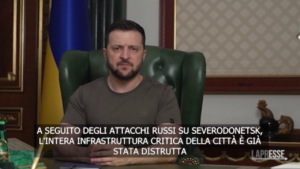 Ucraina, Zelensky: “Presa di Severodonetsk è fondamentale per russi”