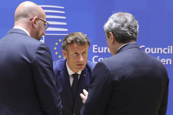 Ucraina: accordo su embargo petrolio al vertice Ue. Draghi: “Putin non deve vincere”