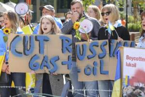 Ue, niente embargo petrolio russo: proteste a Bruxelles prima del Consiglio europeo