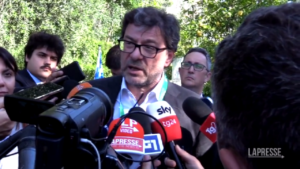 Viaggio a Mosca, Giorgetti critica Salvini