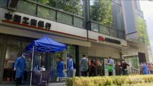 Shanghai, dopo il lockdown tornano in servizio le banche