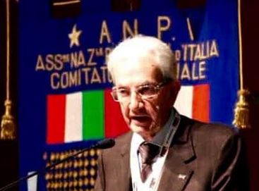 Smuraglia: a Milano l’ultimo saluto all’avvocato-partigiano, tra applausi e Bella Ciao