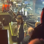 Johnny Depp sul palco con Jeff Beck a Londra, standing ovation per l’attore