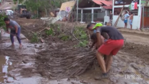 Messico: 11 morti e 33 dispersi per uragano Agatha
