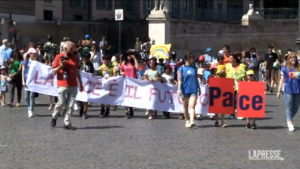 Ucraina, bambini in piazza per la pace a Roma