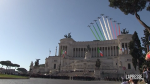 Festa della Repubblica, Mattarella all’Altare della Patria: l’omaggio delle Frecce Tricolori