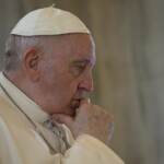 Clima, Papa Francesco: “L’urlo della madre Terra ci impone lo stop agli abusi, favorire accordo Parigi”