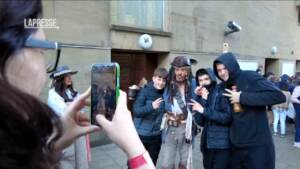 Fan di Johnny Depp in delirio e Glasgow: “Lo abbiamo sempre supportato”