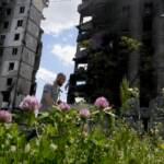 Ucraina, forti esplosioni a Kiev. Forze ucraine frenano i russi a Severodonetsk e tentano contrattacco. Putin: “Se Occidente fornisce missili a lungo raggio colpiremo nuovi siti”