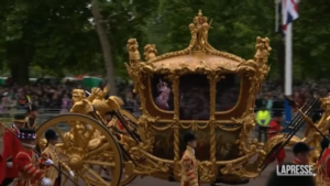Londra, gran finale per il Giubileo: la Regina appare in ologramma
