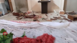 Strage in Nigeria: le immagini della chiesa cattolica attaccata