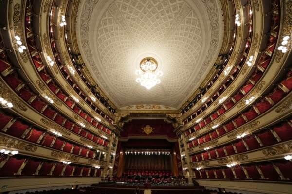 Milano, alla Scala il 'Concerto per la Pace' per l'Ucraina