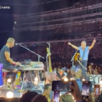 Musica, i Coldplay in New Jersey ospitano Springsteen per un duetto