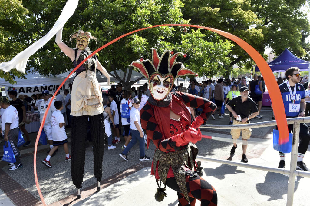Galleria foto 'Italia-Usa: festa e corsa di piazza a Los Angeles per celebrare la Festa della Repubblica' - foto 5