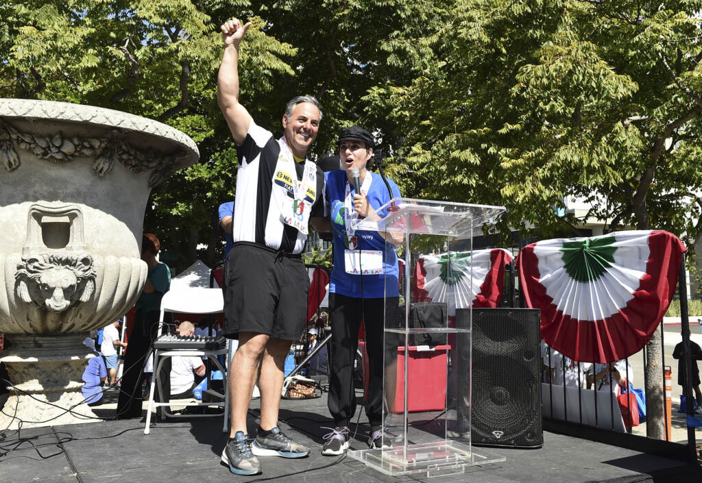 Galleria foto 'Italia-Usa: festa e corsa di piazza a Los Angeles per celebrare la Festa della Repubblica' - foto 6
