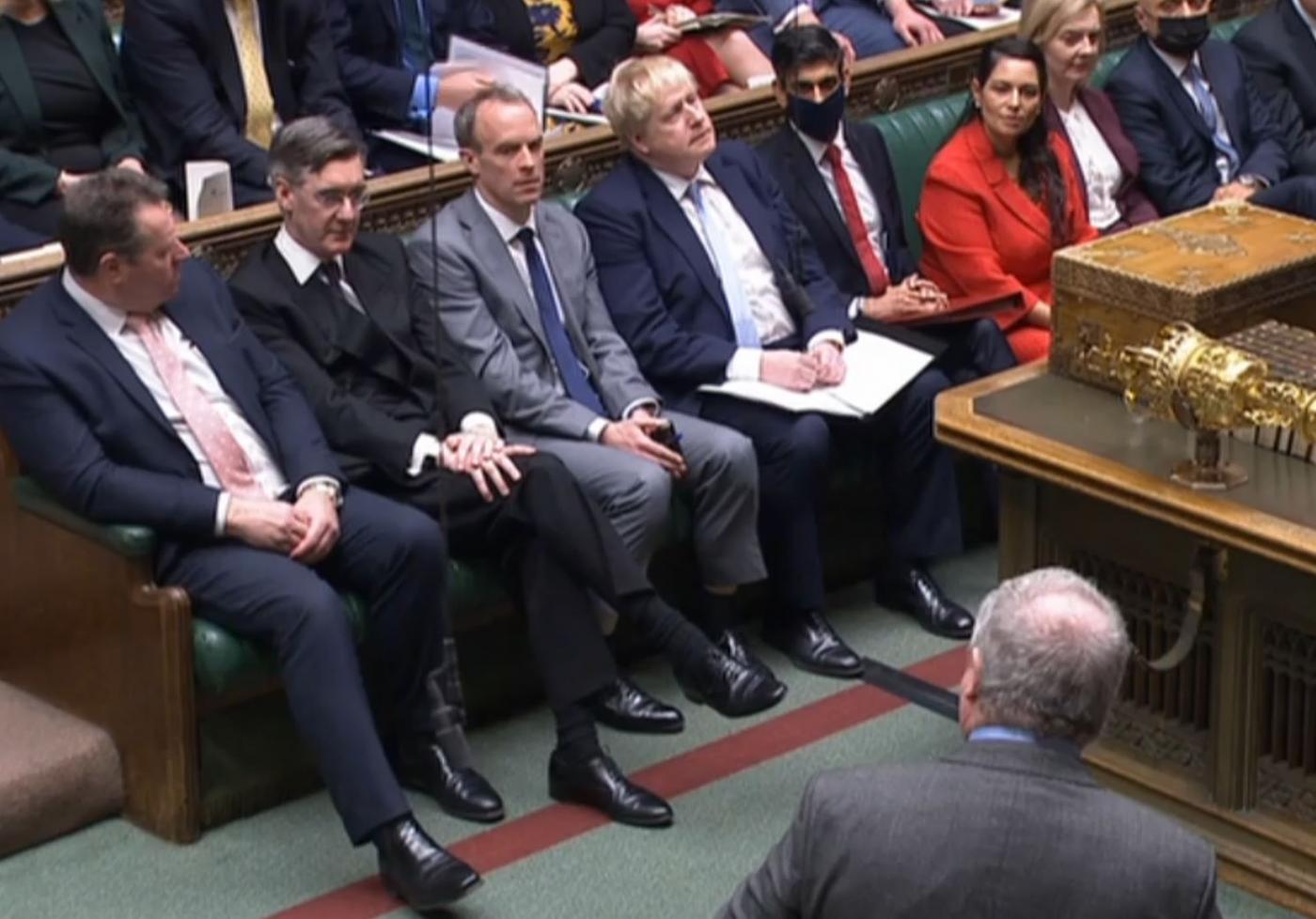 Regno Unito: Johnson si salva, ma i Tories si spaccano Regno Unito: Johnson si salva, ma i Tories si spaccano