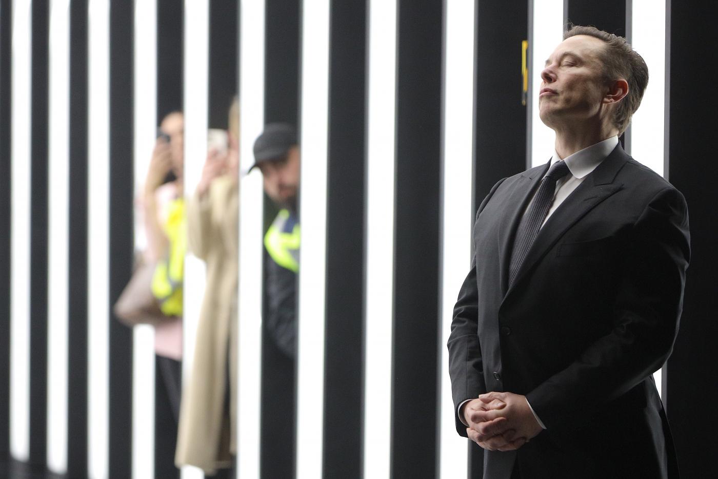 Twitter, Musk minaccia di far saltare accordo: vuole dati account falsi Twitter, Musk minaccia di far saltare accordo: vuole dati account falsi