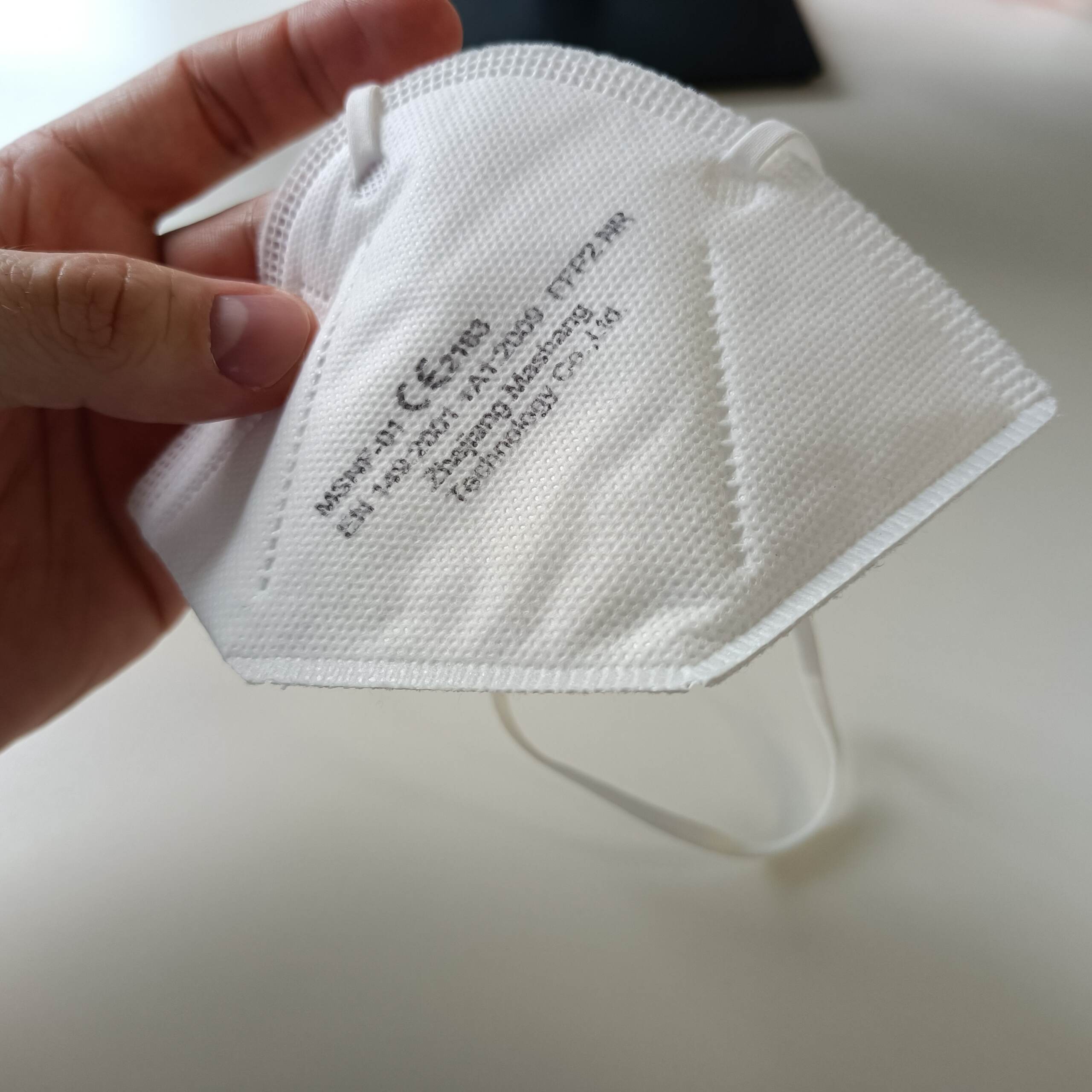 Ambiente, nel 45% delle spiagge mascherine e rifiuti legati al Covid