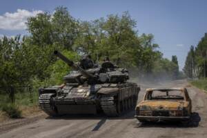 Ucraina: Kiev, Mosca schiera altri carri armati vicino Zaporizhzhia