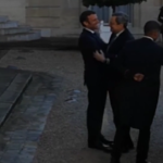 Macron e il plateale abbraccio a Draghi