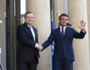 Il Presidente del Consiglio, Mario Draghi, a Parigi per un incontro con il Presidente della Repubblica francese, Emmanuel Macron