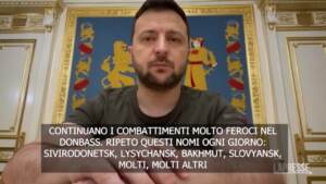 Ucraina, Zelensky: “Ai nostri alleati continuiamo a chiedere armi pesanti”