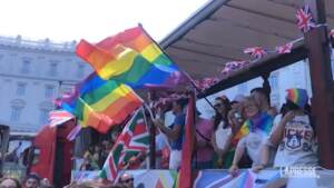 Torna il Roma Pride: “Torniamo a fare rumore”, omaggio a Raffaella Carrà