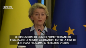 Von der Leyen a Kiev: “Apprezzo sforzi dell’Ucraina per entrare nella Ue”