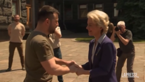 Ursula von der Leyen a Kiev: l’incontro con Zelensky