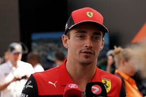 F1, Leclerc a caccia del riscatto: pole a Baku e Red Bull battute