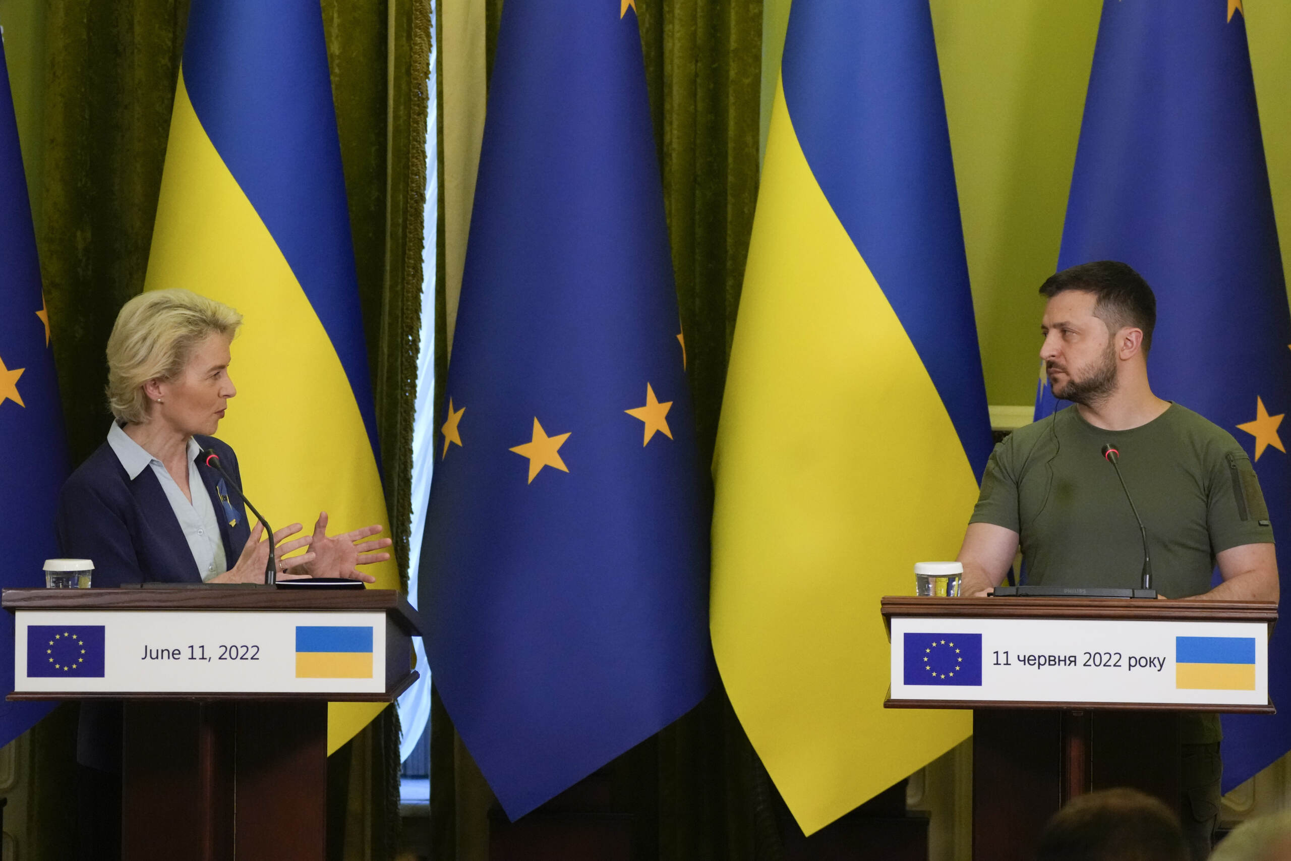 Ucraina, von der Leyen a Kiev da Zelensky: “Ucraina su strada giusta per Ue” Ucraina, von der Leyen a Kiev da Zelensky: “Ucraina su strada giusta per Ue”