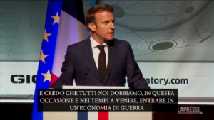 Francia, Macron: “Siamo entrati in economia di guerra”