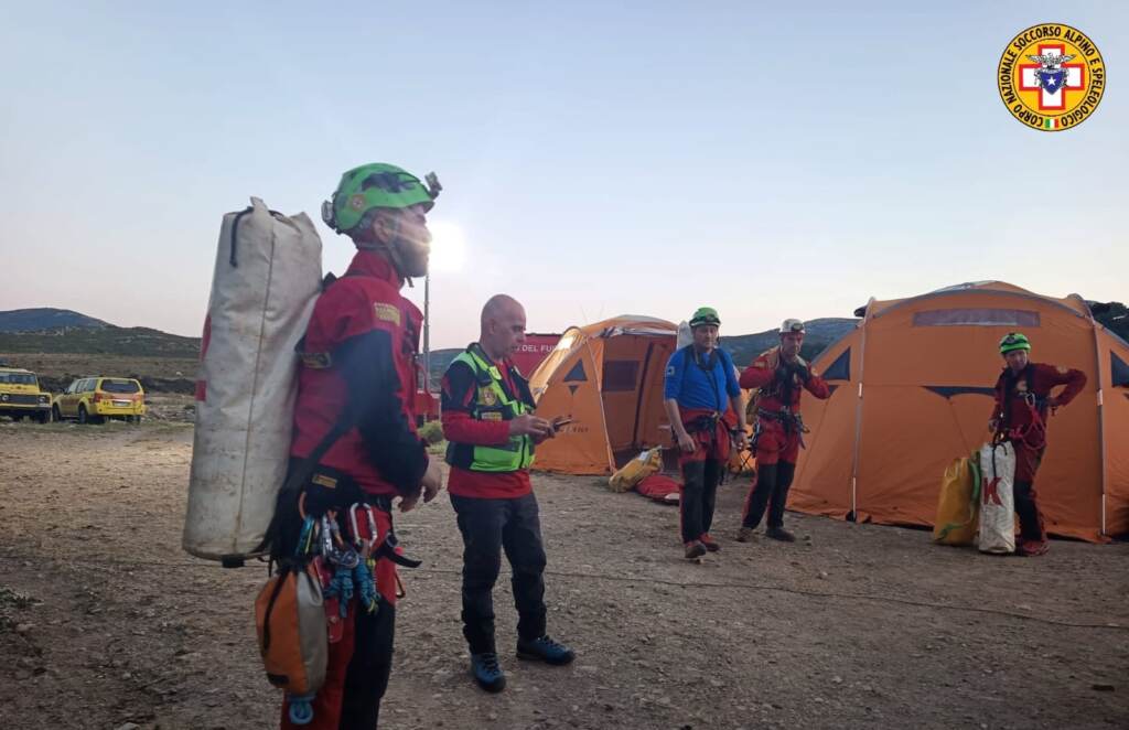 Galleria foto 'Speleologo bloccato nella grotta S’Edera nel Nuorese' - foto 6