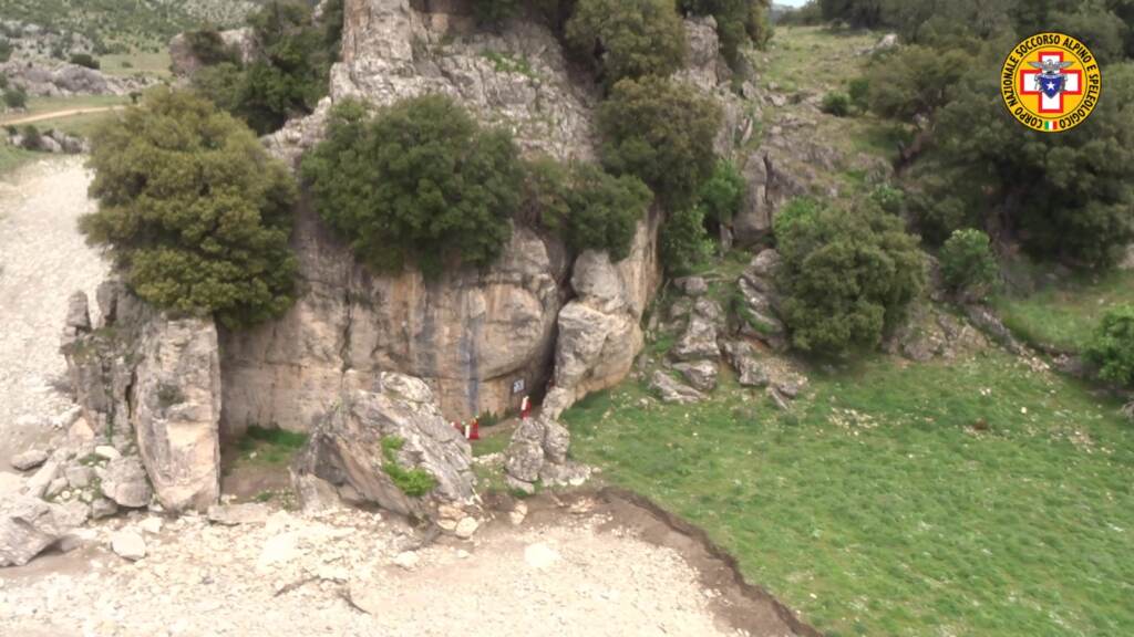 Galleria foto 'Speleologo bloccato nella grotta S’Edera nel Nuorese' - foto 3