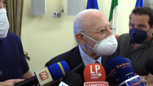 Referendum, De Luca: “Gestione demenziale. E’ strumento da usare con civiltà”