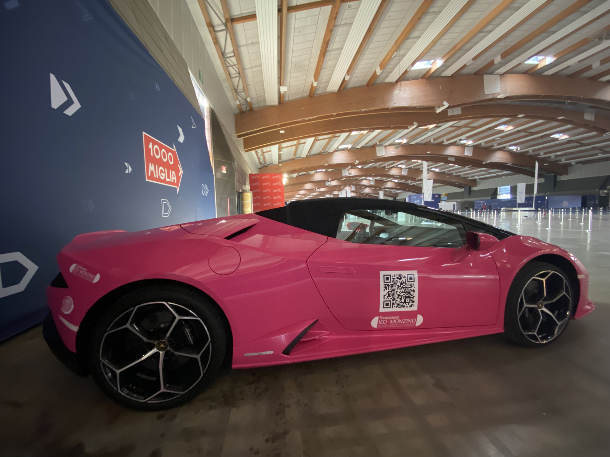 Ricerca: team di sole donne con Paola Barale alla 1000 Miglia Charity 2022