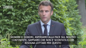 Macron: “Sarà l’Ucraina a decidere sulla pace e sul suo destino”
