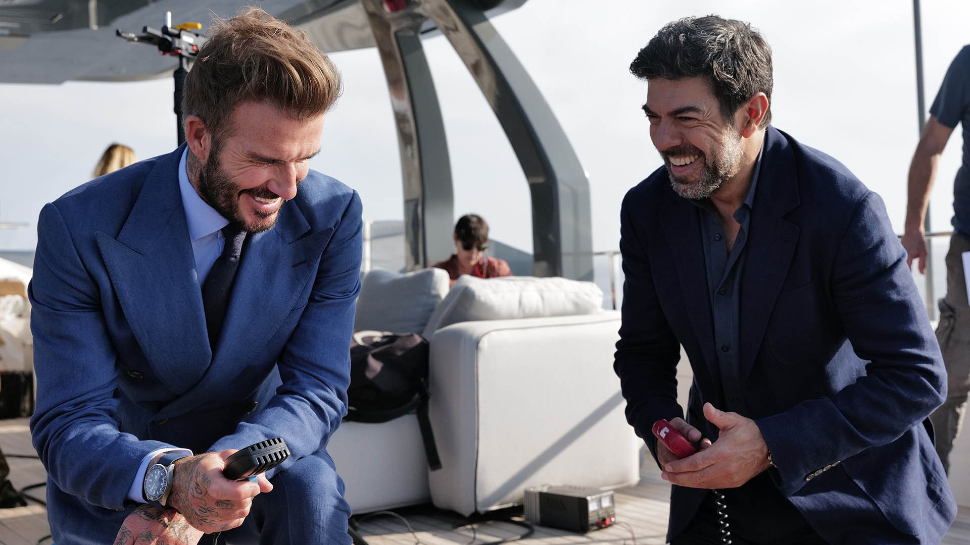 Riva, The Persuaders: Favino e Backham nel backstage del cortometraggio per i 180 anni del Brand – FOTOGALLERY Riva, The Persuaders: Favino e Backham nel backstage del cortometraggio per i 180 anni del Brand – FOTOGALLERY