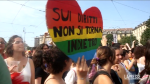 Torino Pride, migliaia di persone in piazza per i diritti LGBTQ+